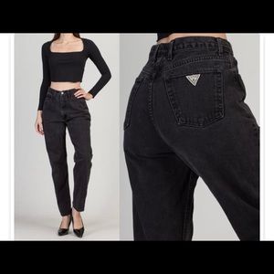 GUESS 90s High-Rise Skinny Tapered Mom Jeans
